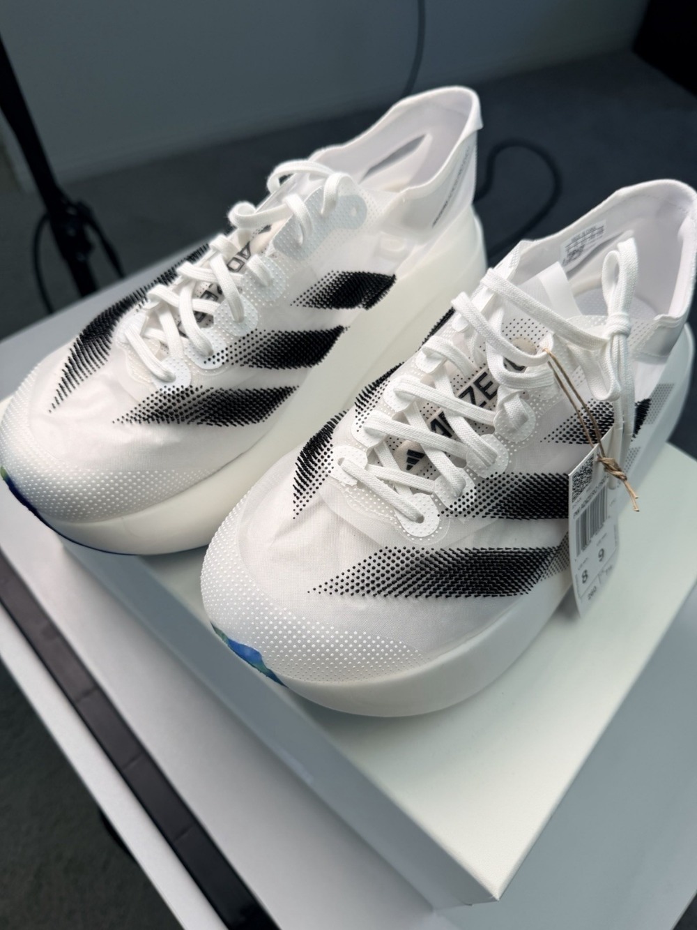 Pharrell Williams x adidas Adizero Pro Evo 1 Evolution White Black — 42, Novo