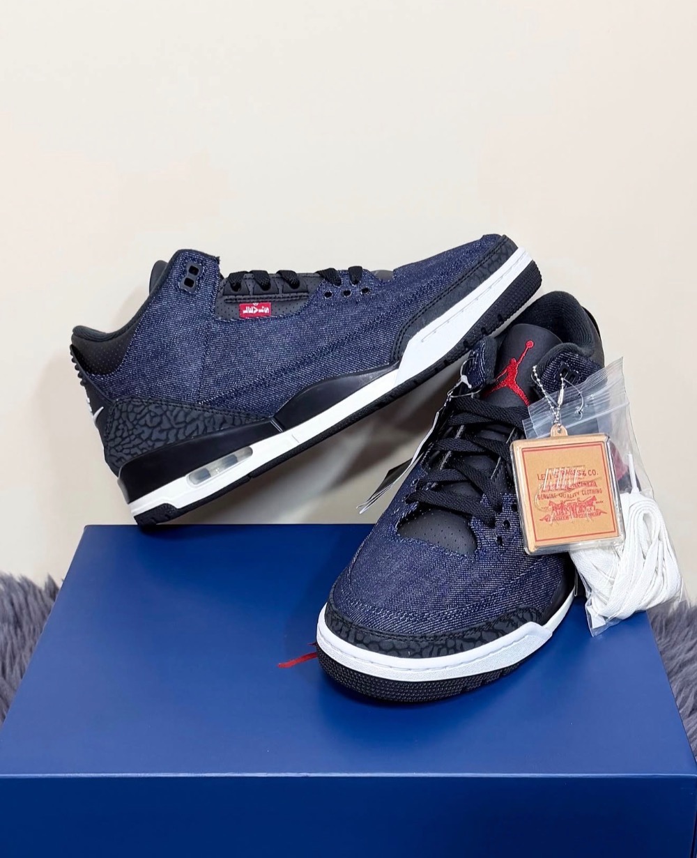 Levi's x Air Jordan 3 Indigo Gym Red — 37, Novo