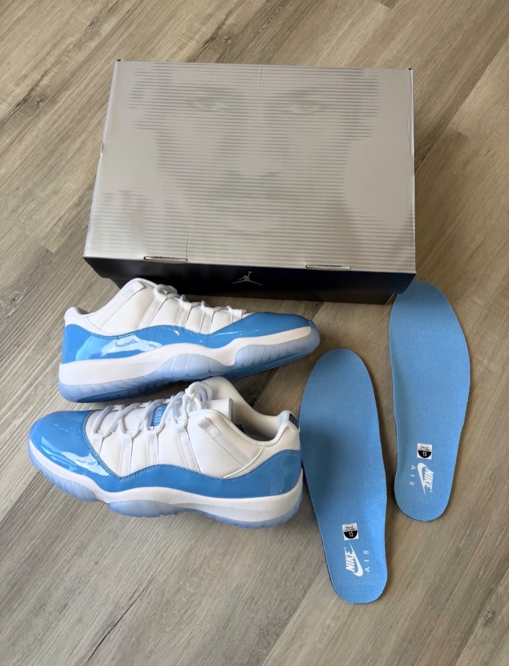 Air Jordan 11 Low University Blue