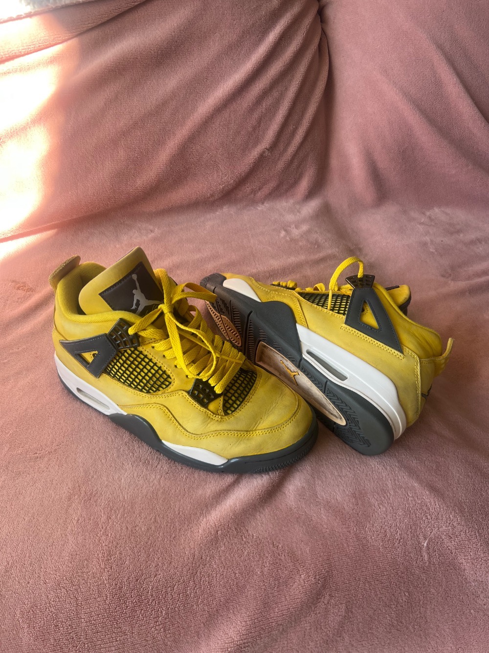 Air Jordan 4 Lightning — 40, Usado
