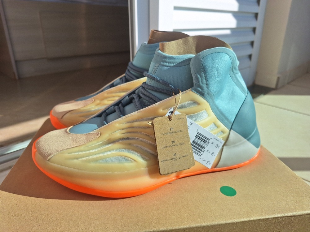 Yeezy QNTM Hi-Res Coral