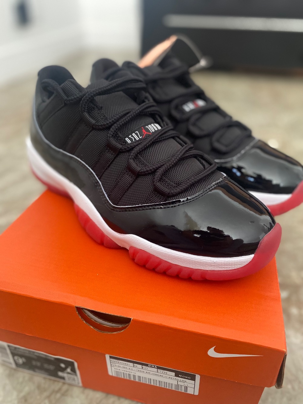Air Jordan 11 Low Bred (2025)