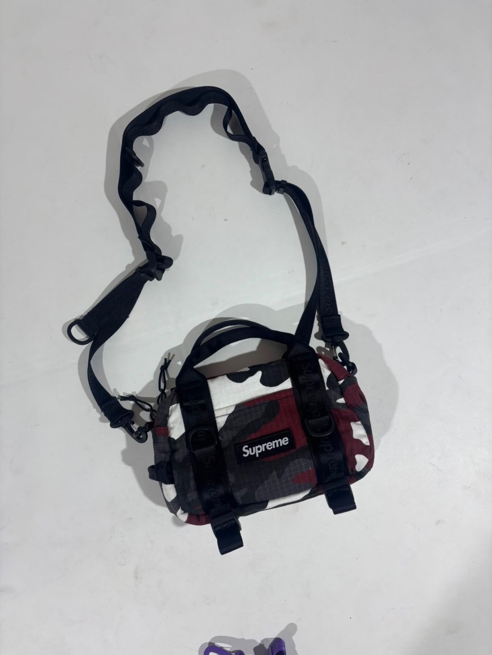 Bolsa Supreme Mini Duffle Bag Red Camo SS26-W1 — único, Novo