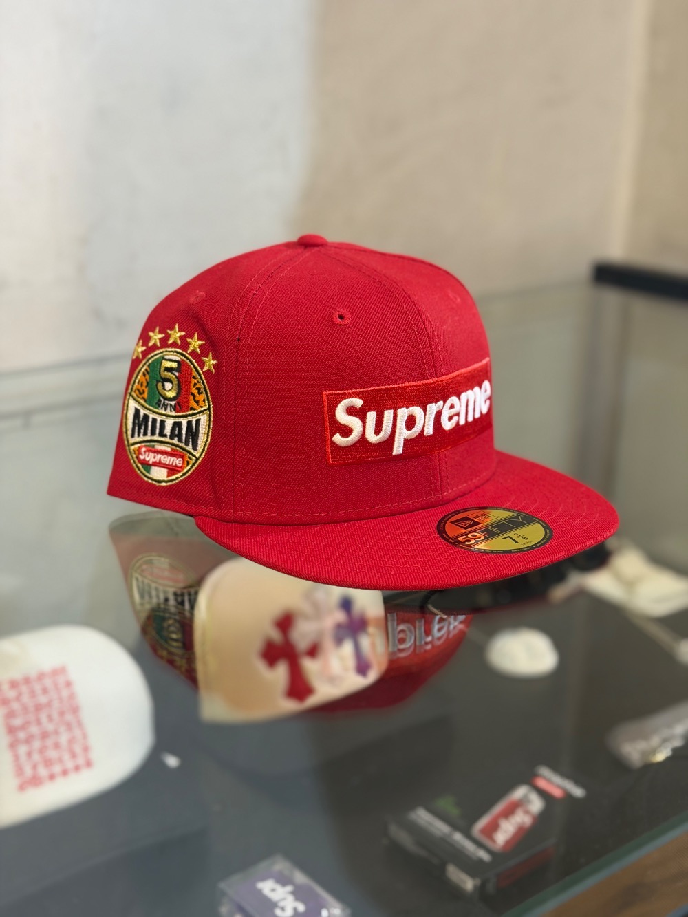 New Era x Supreme Boné Shop Box Logo Milan Red SS26-W1 — 7-3/8, Novo