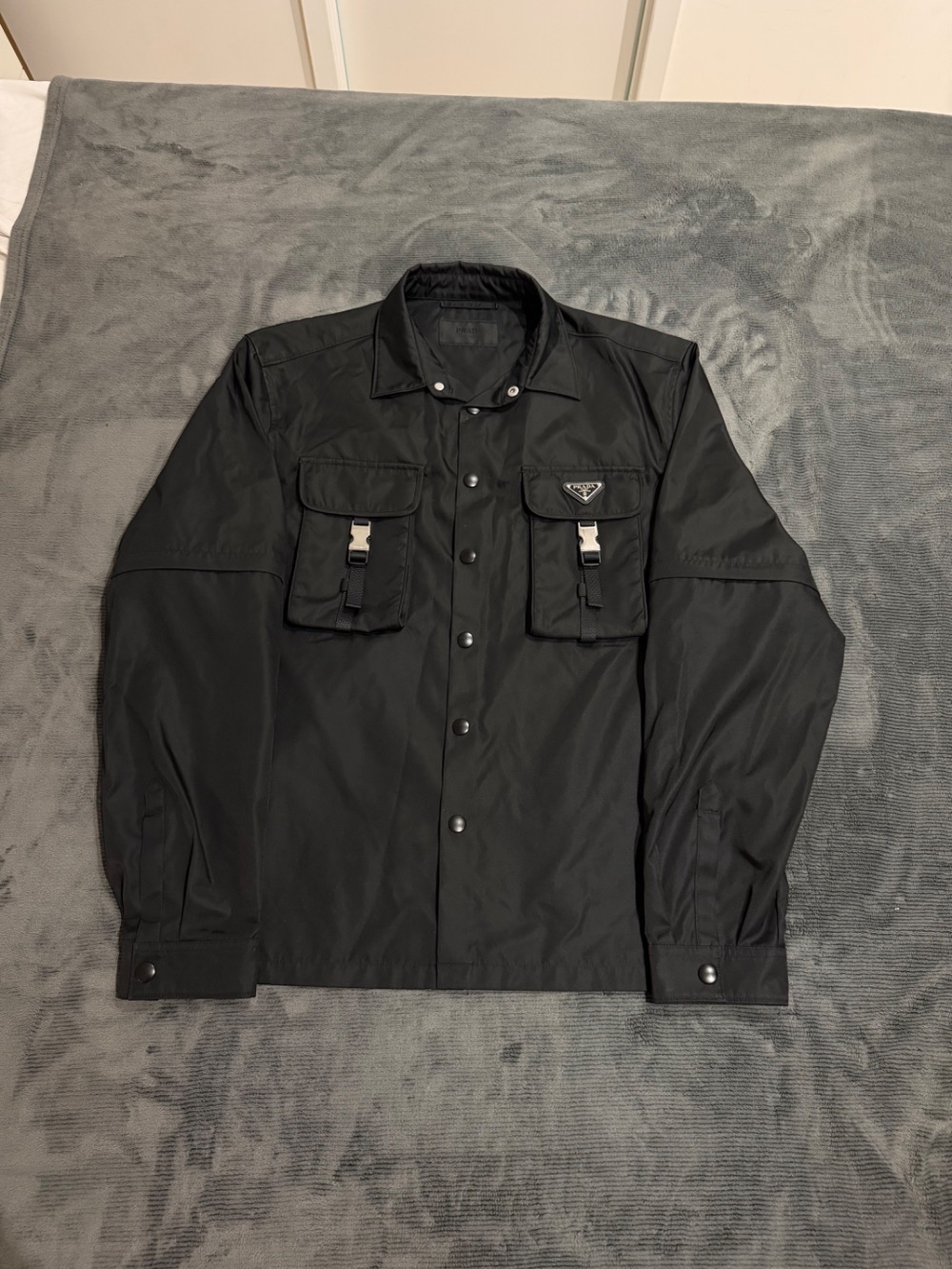 Camisa Prada Sea Beyond Re-Nylon Black — G, Usado