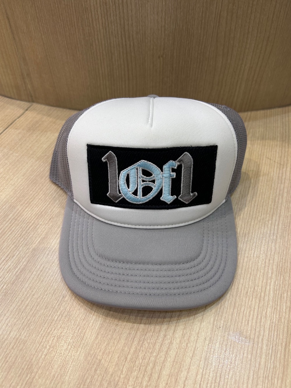 Boné Trucker Exclusiviist 1of1 Grey Baby Blue