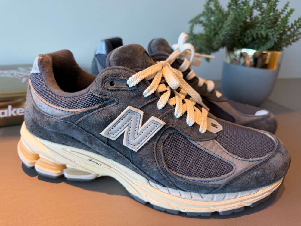 New Balance 2002R Black Dark Grey