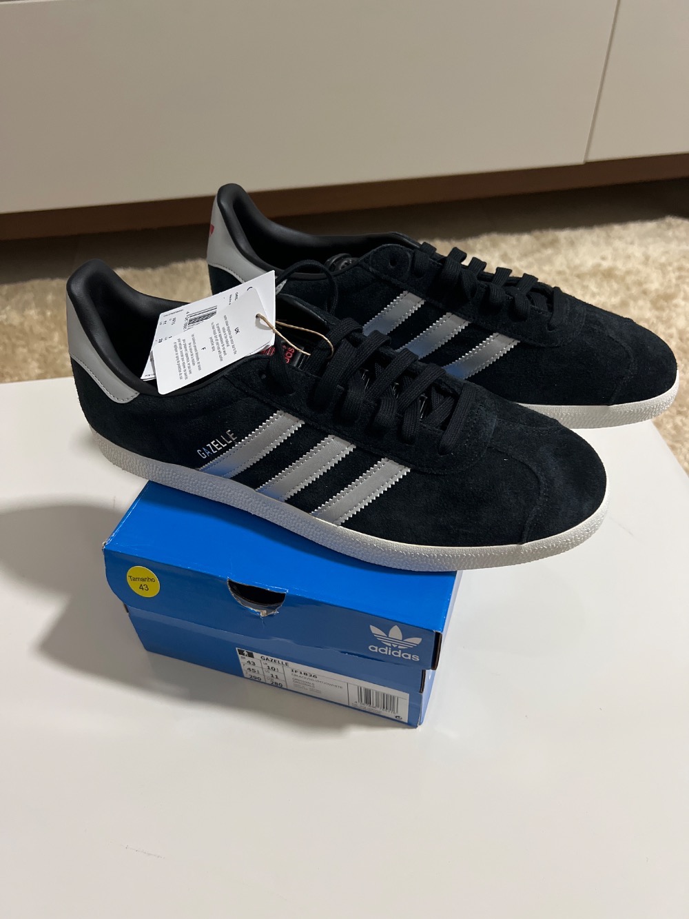 adidas Gazelle Core Black Silver Metallic Off White
