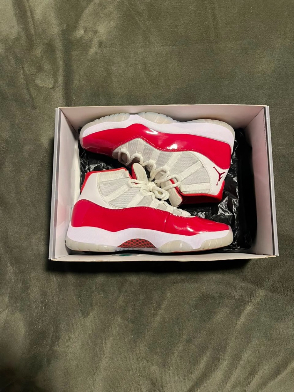 Air Jordan 11 Varsity Red