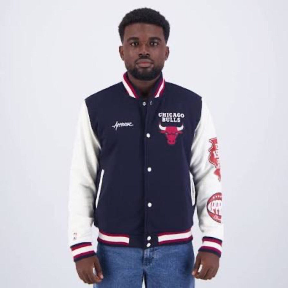 Jaqueta Varsity Approve x Chicago Bulls NBA – Azul Marinho / Off-White