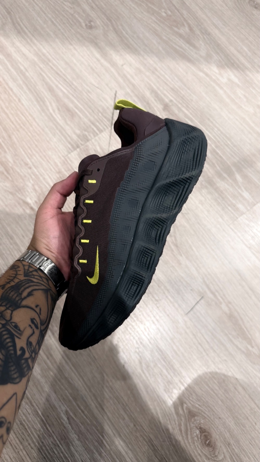 Nike Ava Rover Earth Black Cactus — 43, Novo