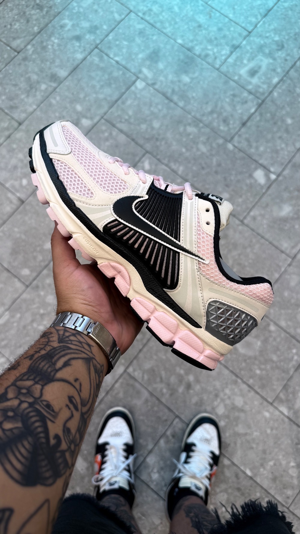 Nike Zoom Vomero 5 Pink Foam Phantom Metallic Platinum Black