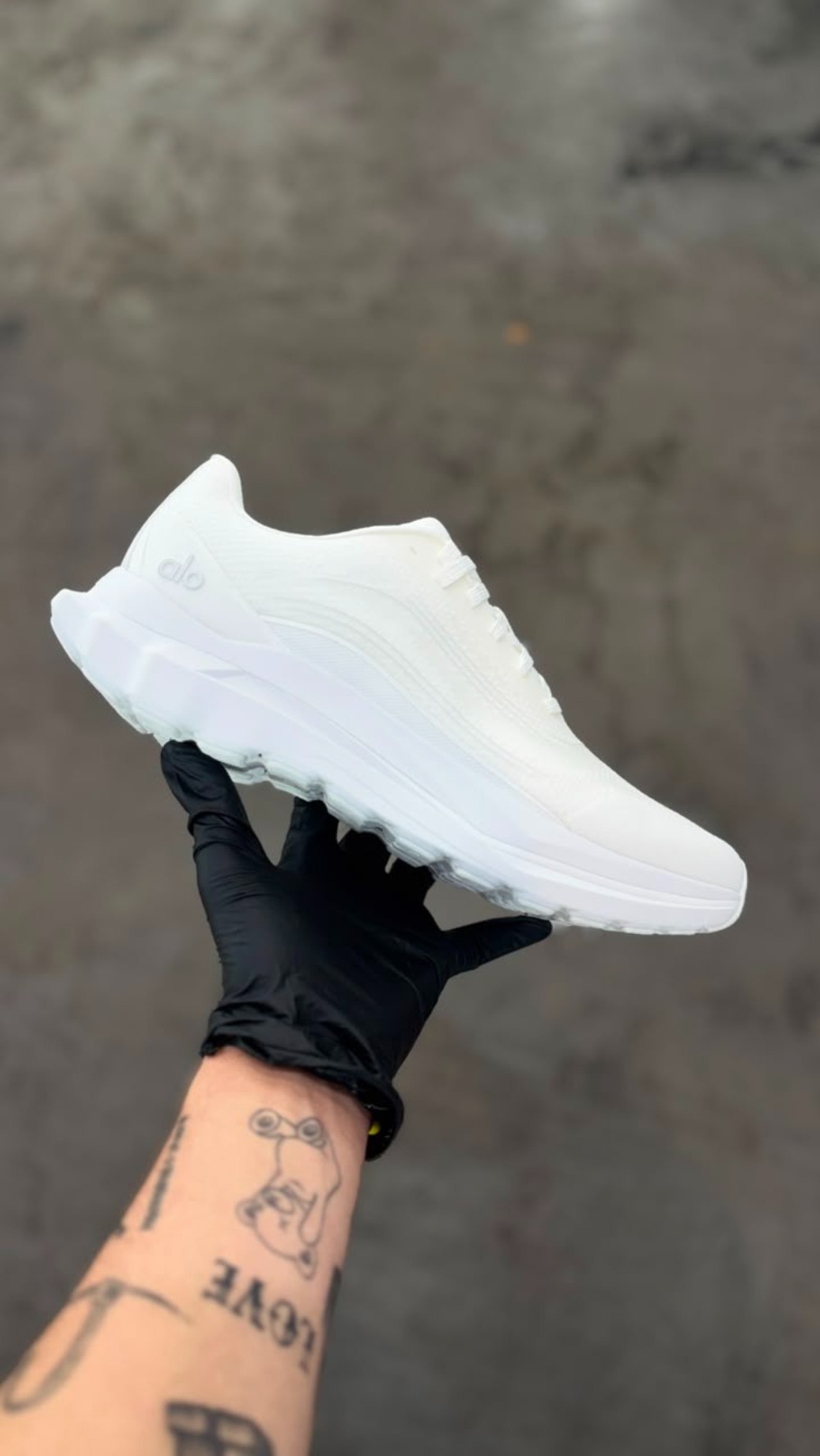 Alo Runner White