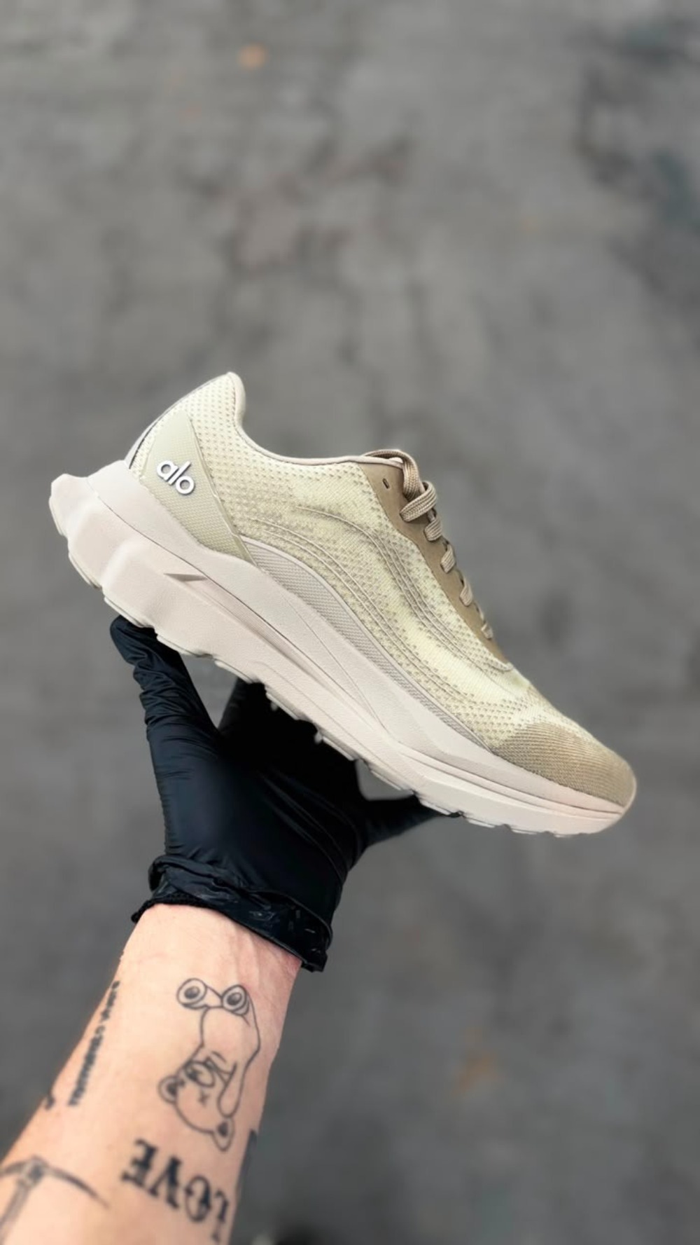 Alo Yoga Runner Gravel