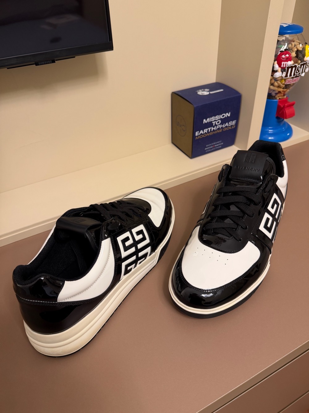 Givenchy G4 Patent Leather Low Top