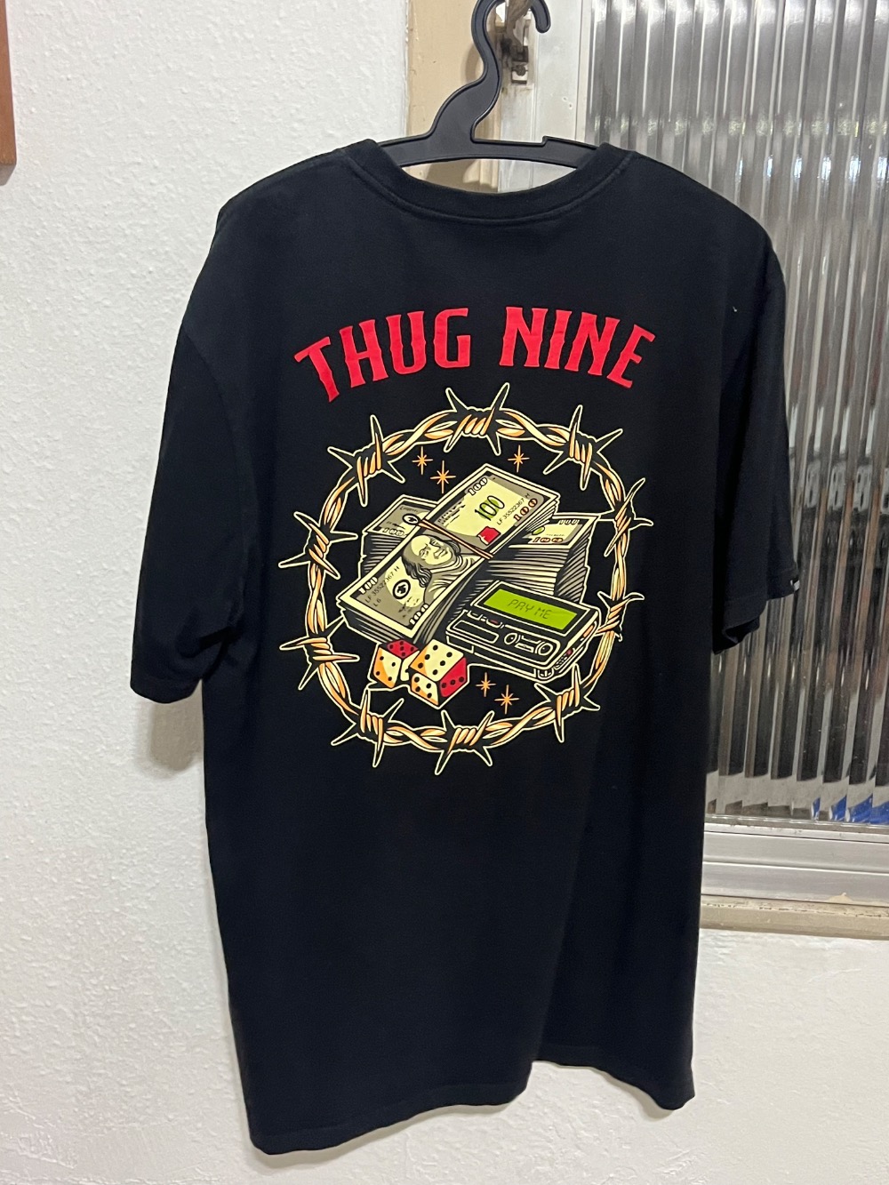camiseta thug nine pay me preto
