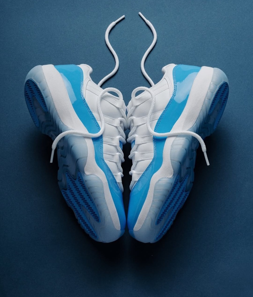 Air Jordan 11 Low University Blue