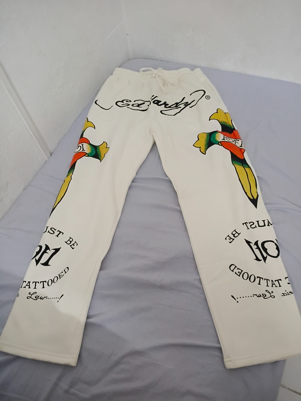 Ed Hardy x Exclusiviist 1of1 Calça Love Is A Gamble Off White
