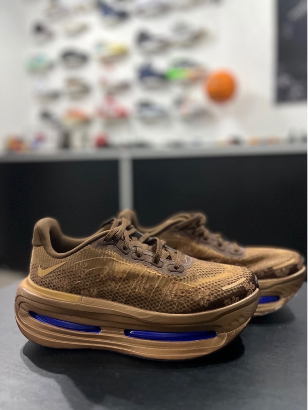 Nike Vomero Premium Flat Stout — 37.5, Usado