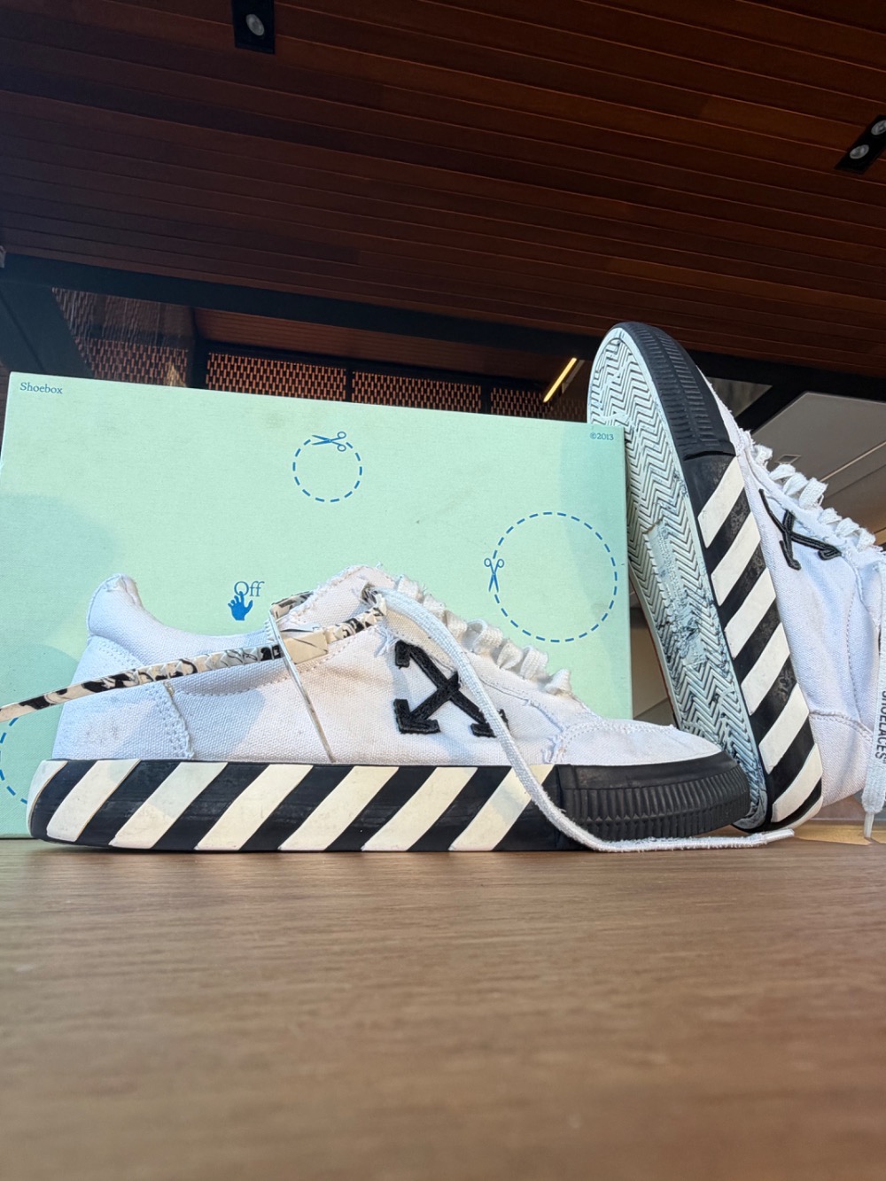 Off-White Vulcanized Low Canvas White Black — 43, Usado