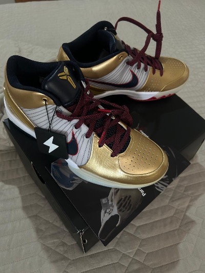 Nike Kobe 4 Protro Gold Medal - Droper