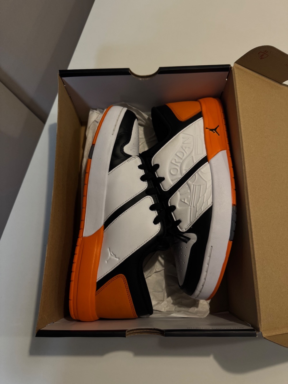 Jordan Nu 1 Low Shattered Backboard