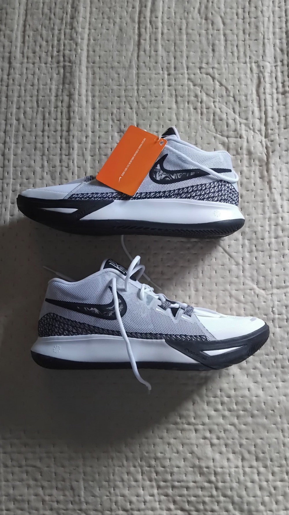Nike Kyrie Flytrap 6 White Black — 42, Novo