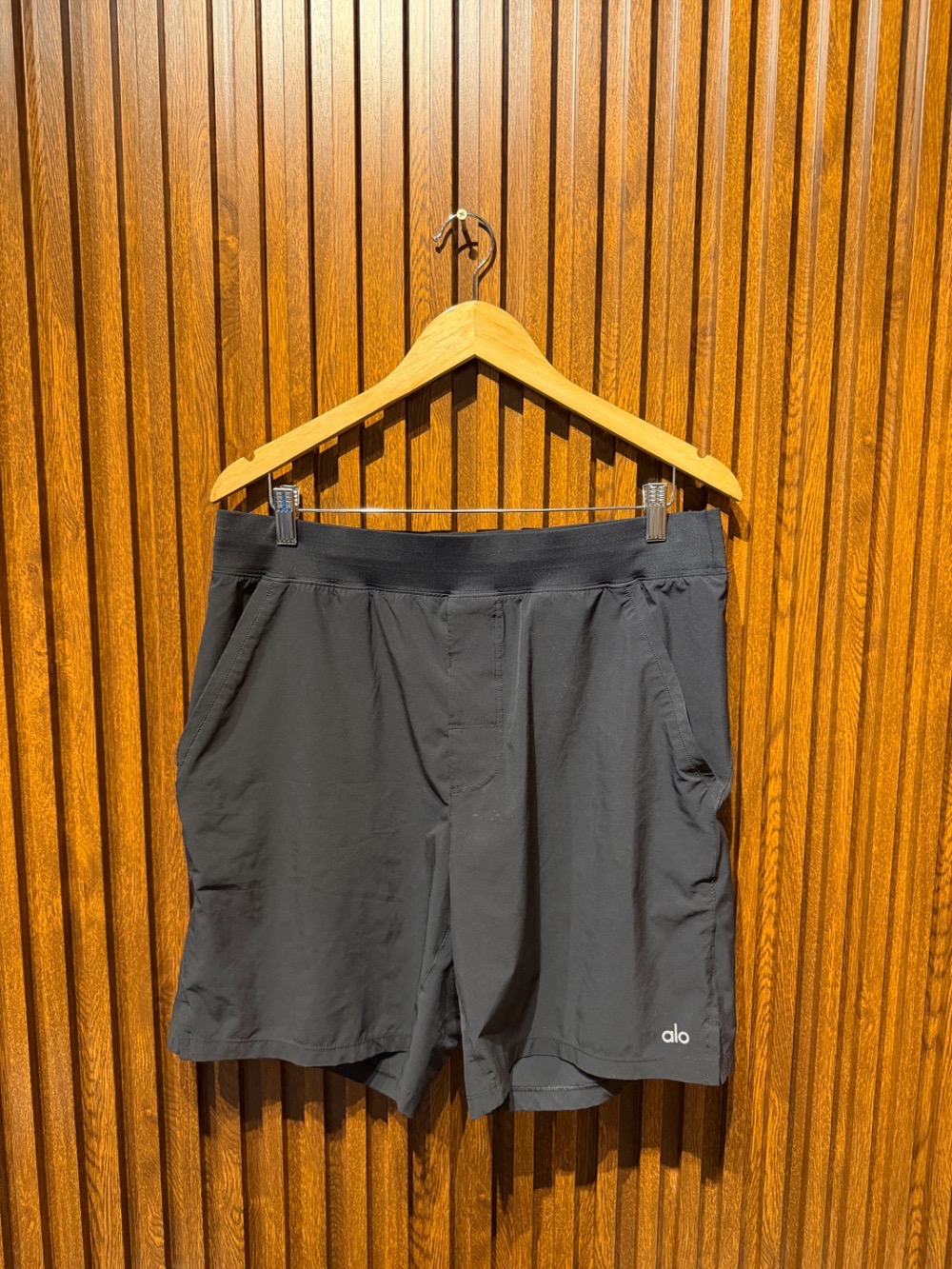 Short Alo Yoga Preto
