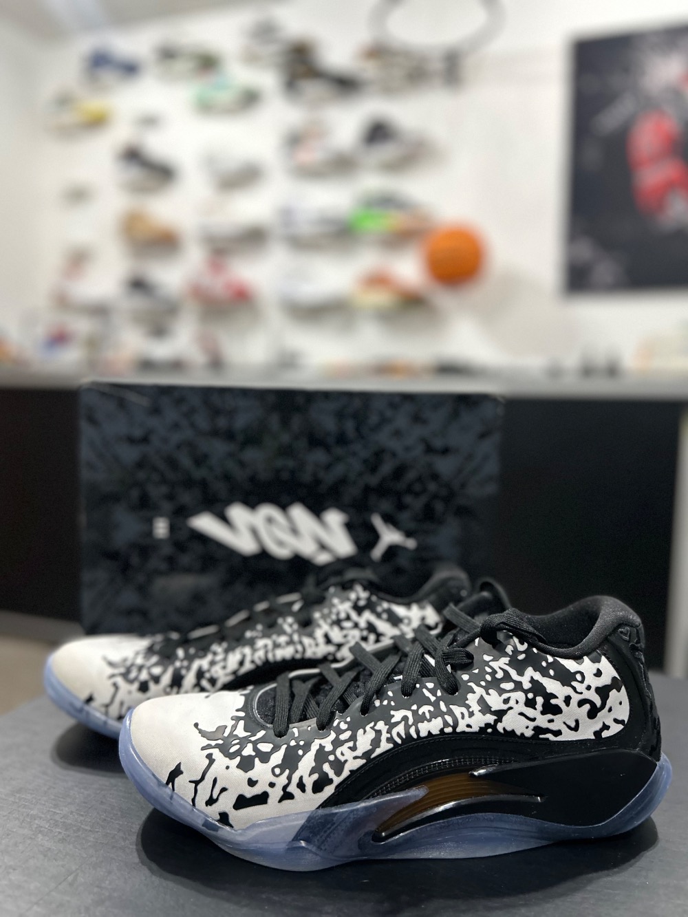 Air Jordan Zion 3 Black White