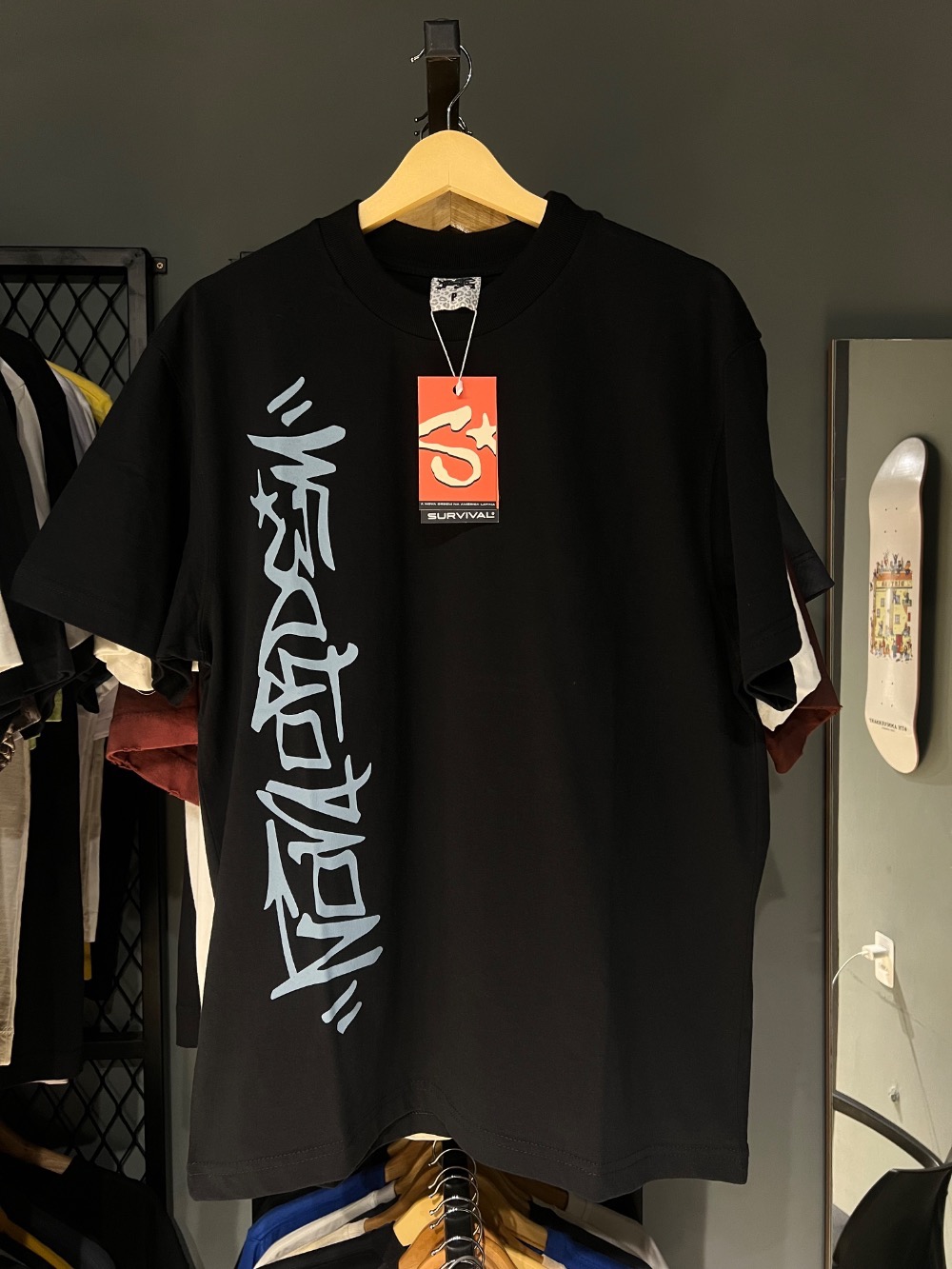 Camisa Survival Graffitti Preta