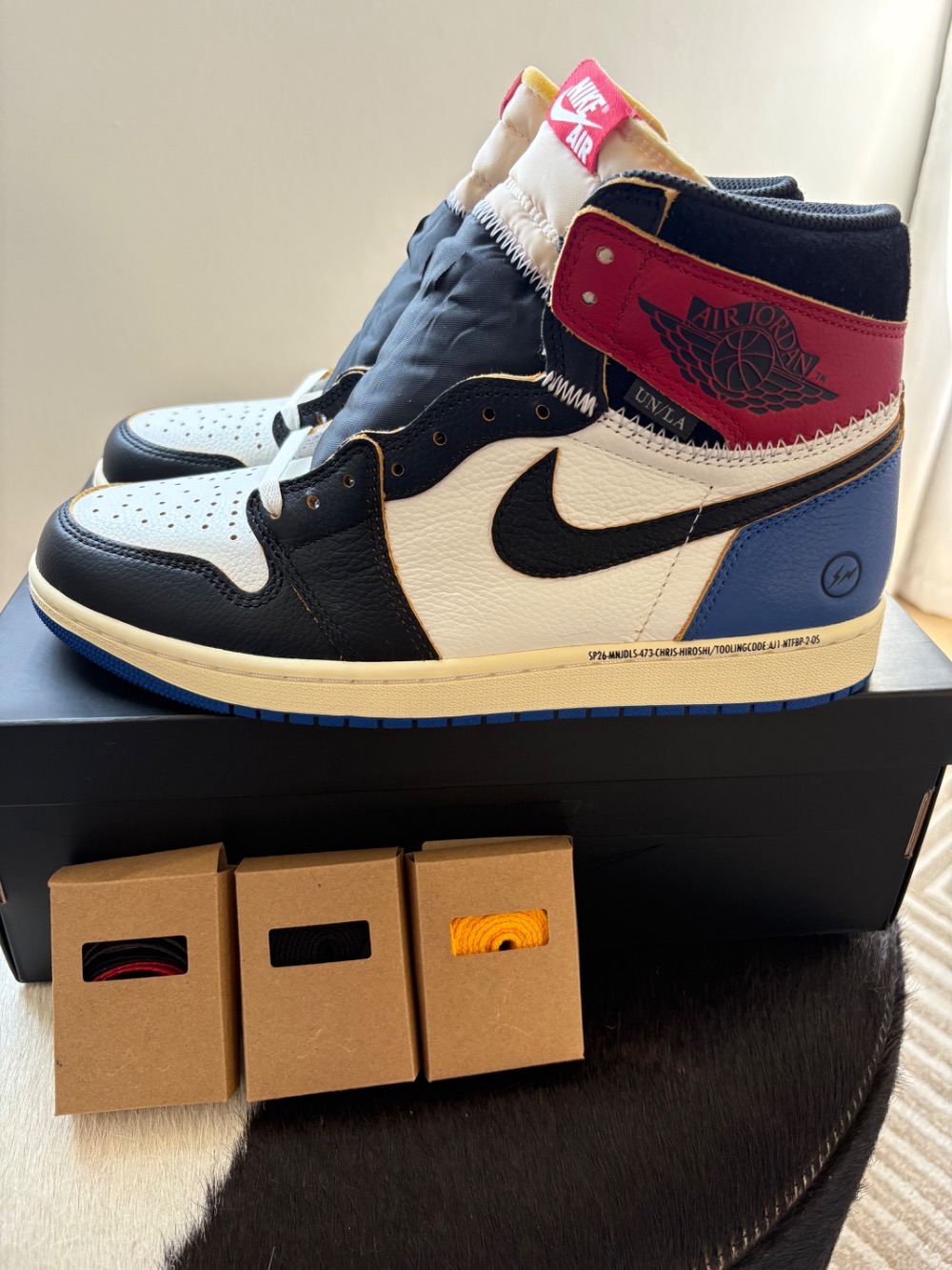Union LA x Fragment x Air Jordan 1 Retro High OG SP Varsity Red Sport Royal — 42.5, Novo