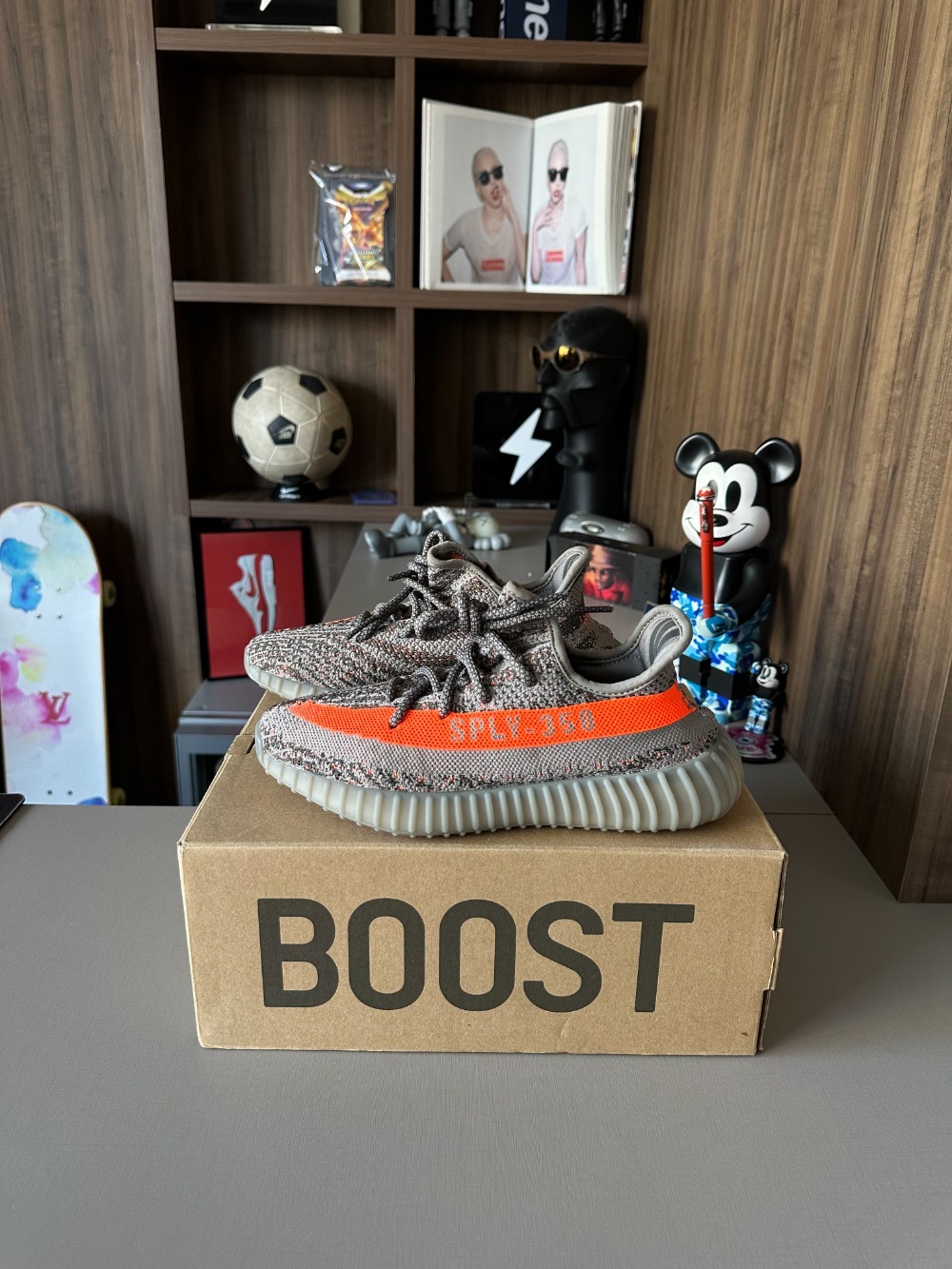 Yeezy Boost 350 v2 Beluga Reflective — 35, Novo