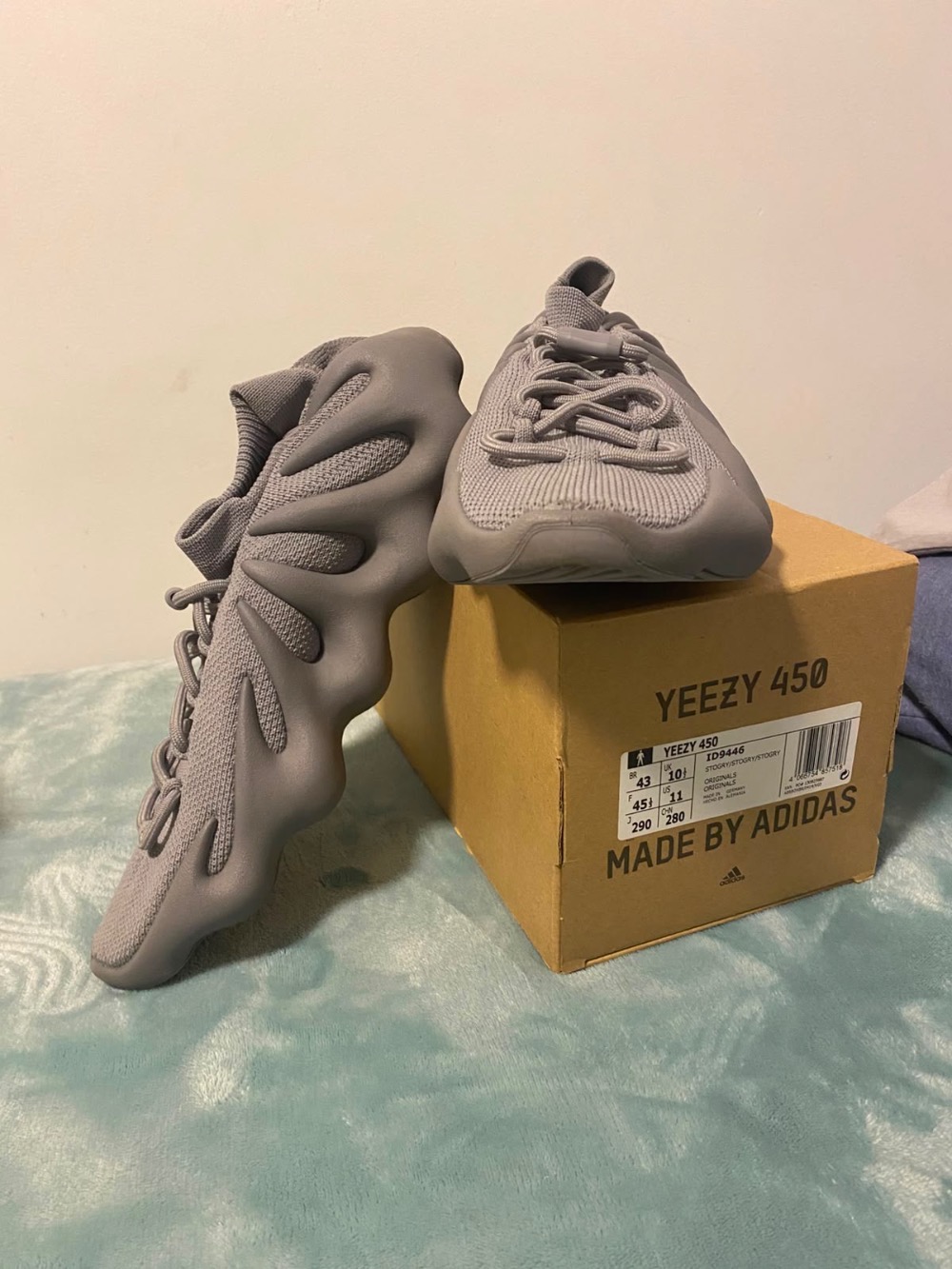 Yeezy 450 Stone Grey — 43, Usado