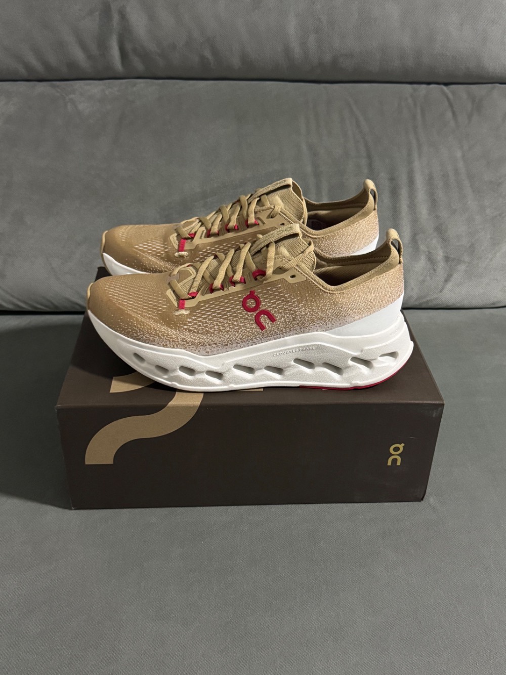 On Running Cloudsurfer Max Year of the Horse Chai Ivory — 44, Novo