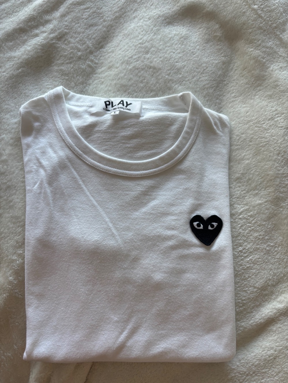 Camiseta Comme des Garçons PLAY Mini Heart Logo White — PP, Usado