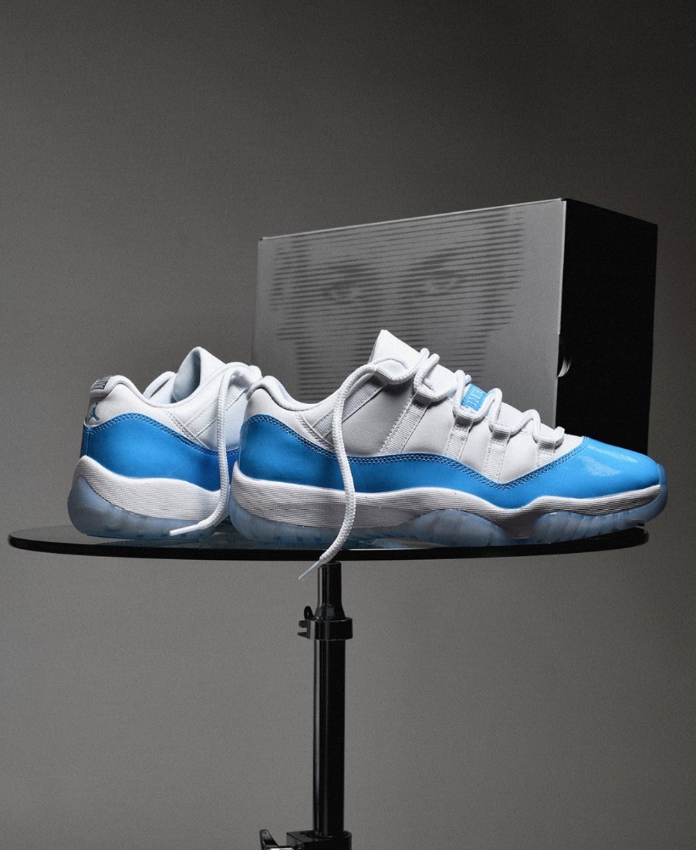 Air Jordan 11 Low University Blue
