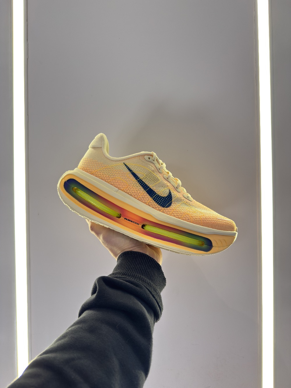 Nike Vomero Premium Alabaster — 40, Novo