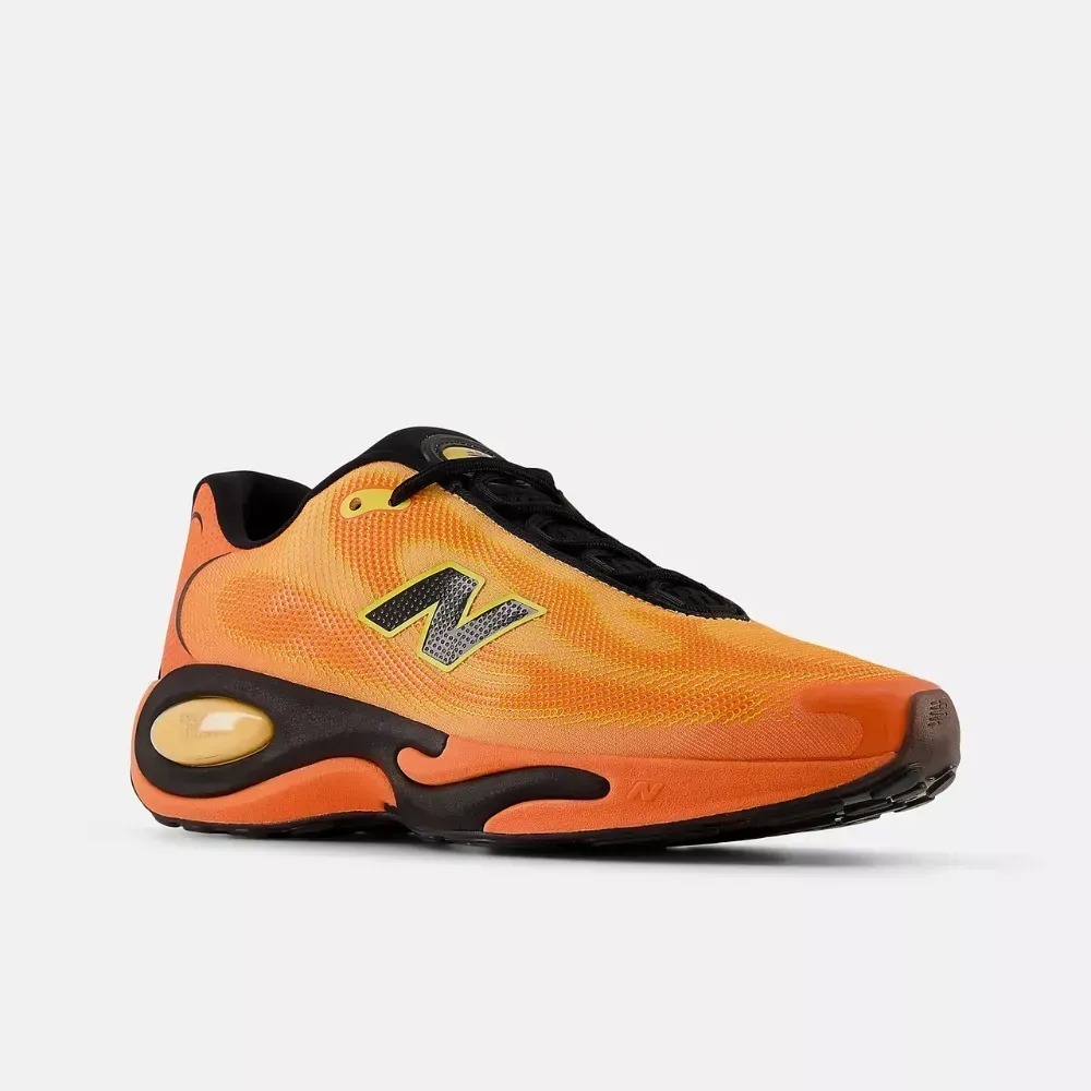 New Balance AC Runner Tangerine Heat White Peach — 43, Novo