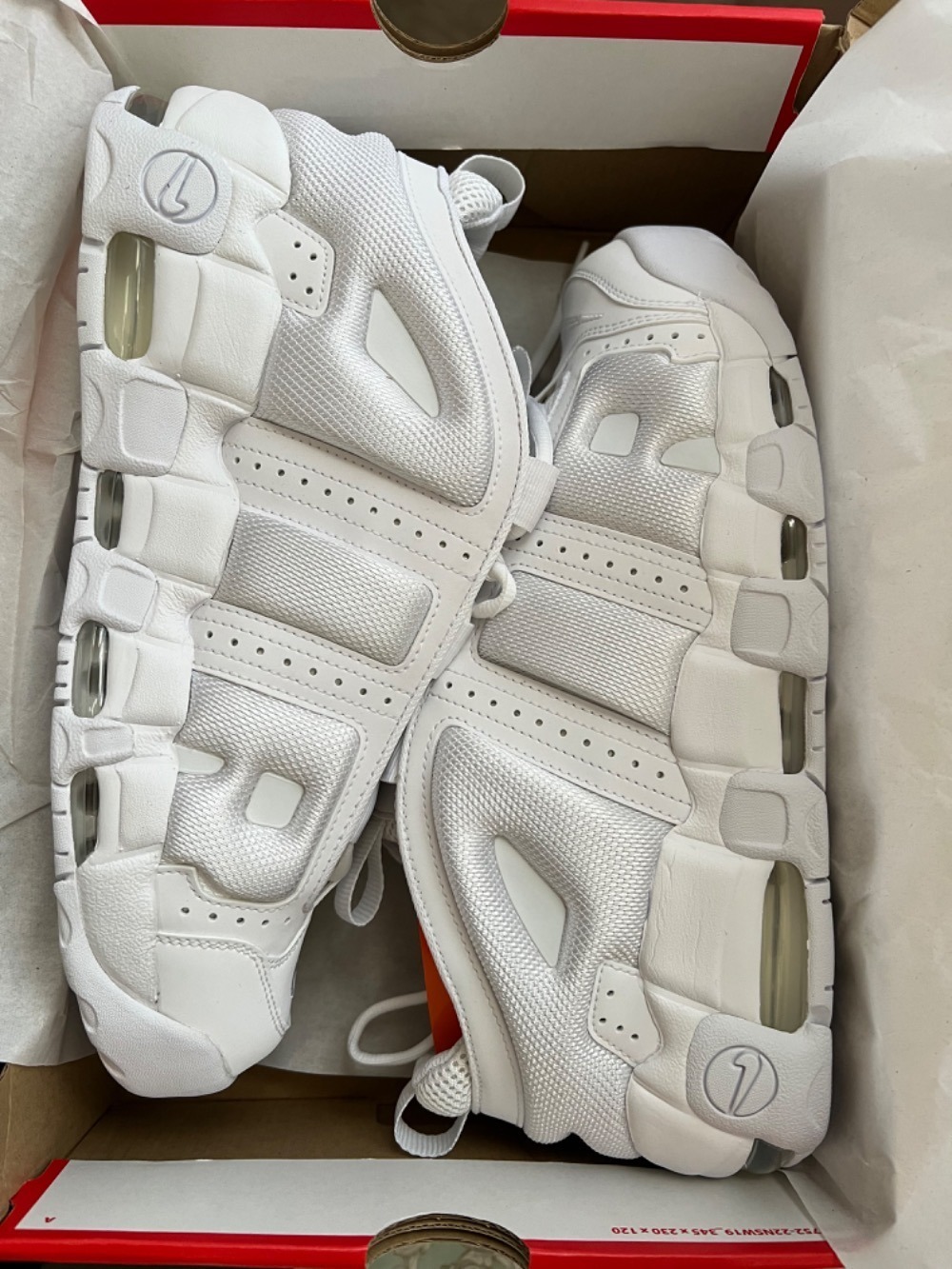 Nike Air More Uptempo Low Triple White