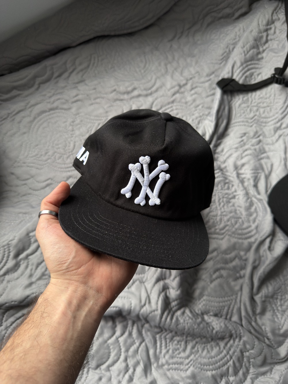 Boné oMA Studios NY Bones Black — Único, Novo