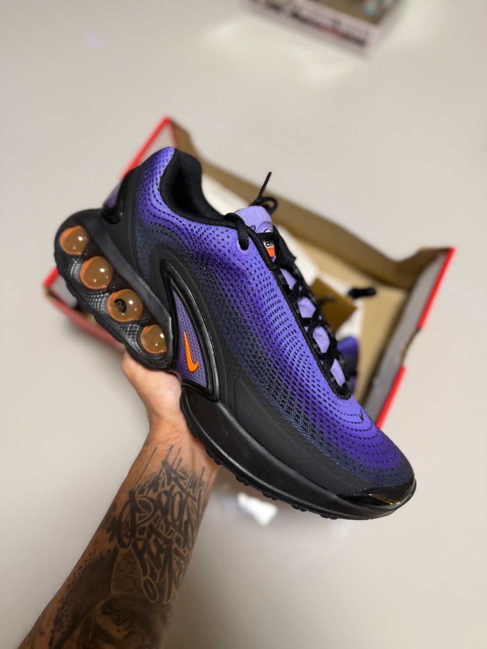 Nike Air Max DN SE Medium Violet Voltage Purple Black Total Orange