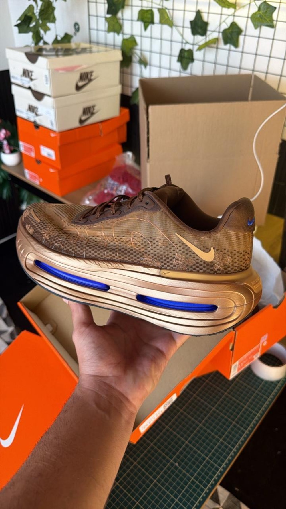 Nike Vomero Premium Flat Stout — 35, Novo