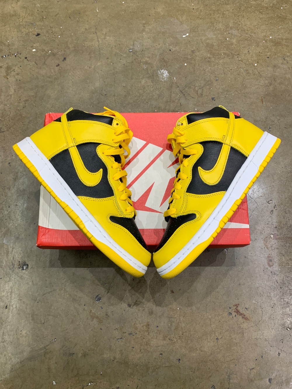 Nike Dunk High Varsity Maize