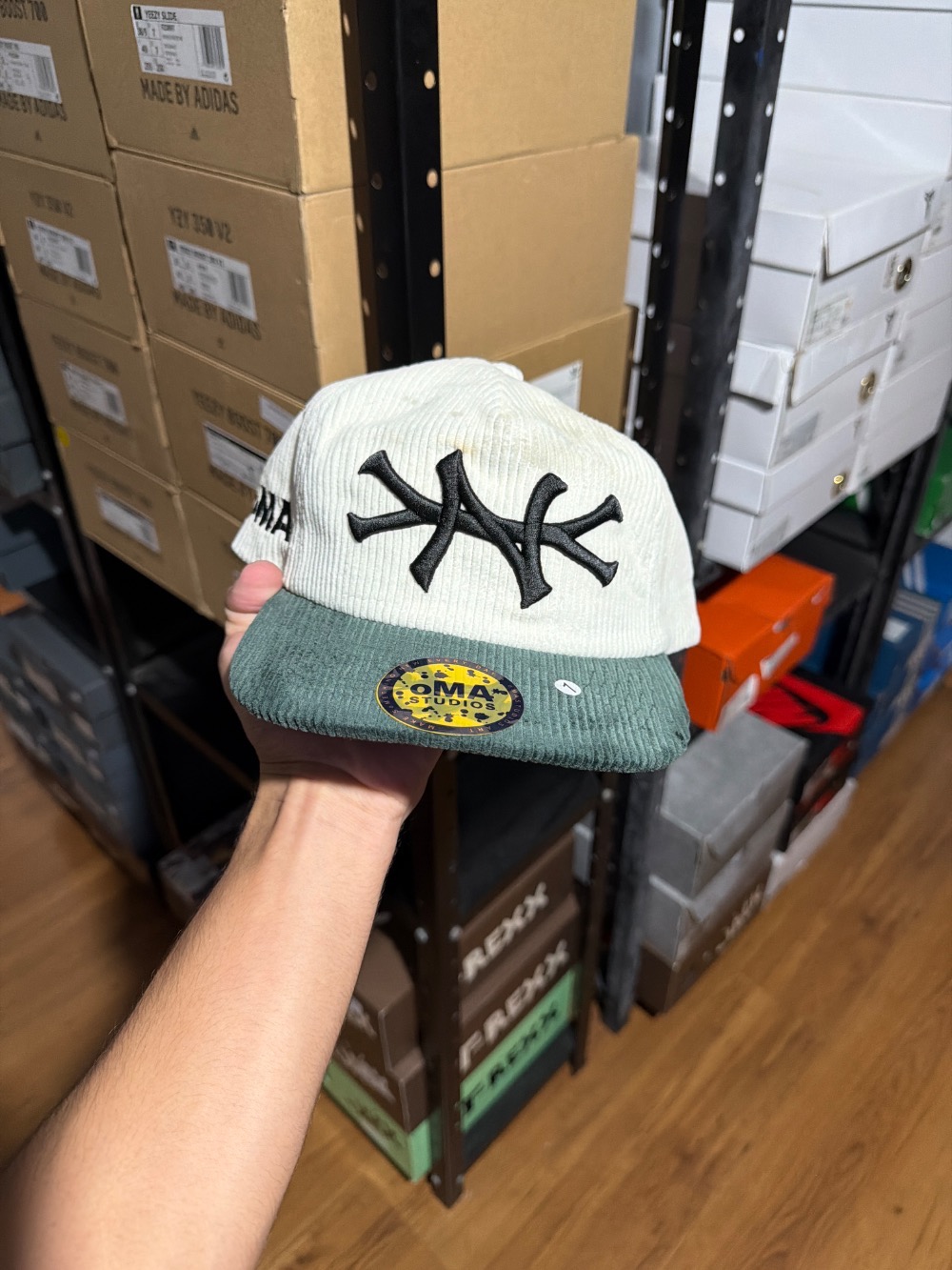 Boné oMA Studios NY Corduroy Bone Green — Único, Novo