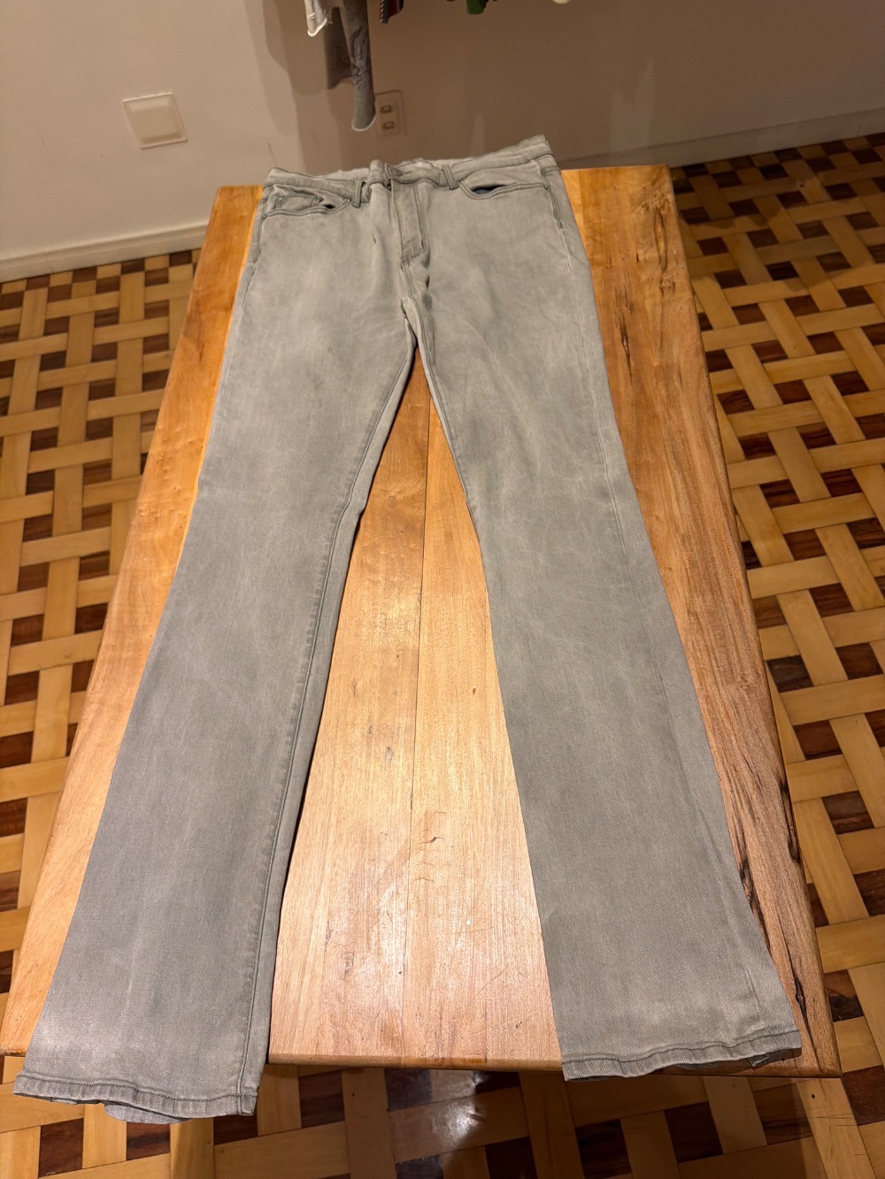 CALÇA MNML FLARE CINZA C ZIPER