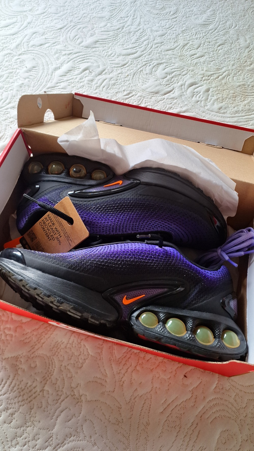 Nike Air Max DN SE Medium Violet Voltage Purple Black Total Orange
