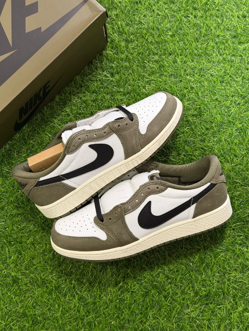 Air Jordan 1 Low OG Medium Olive — 37, Novo