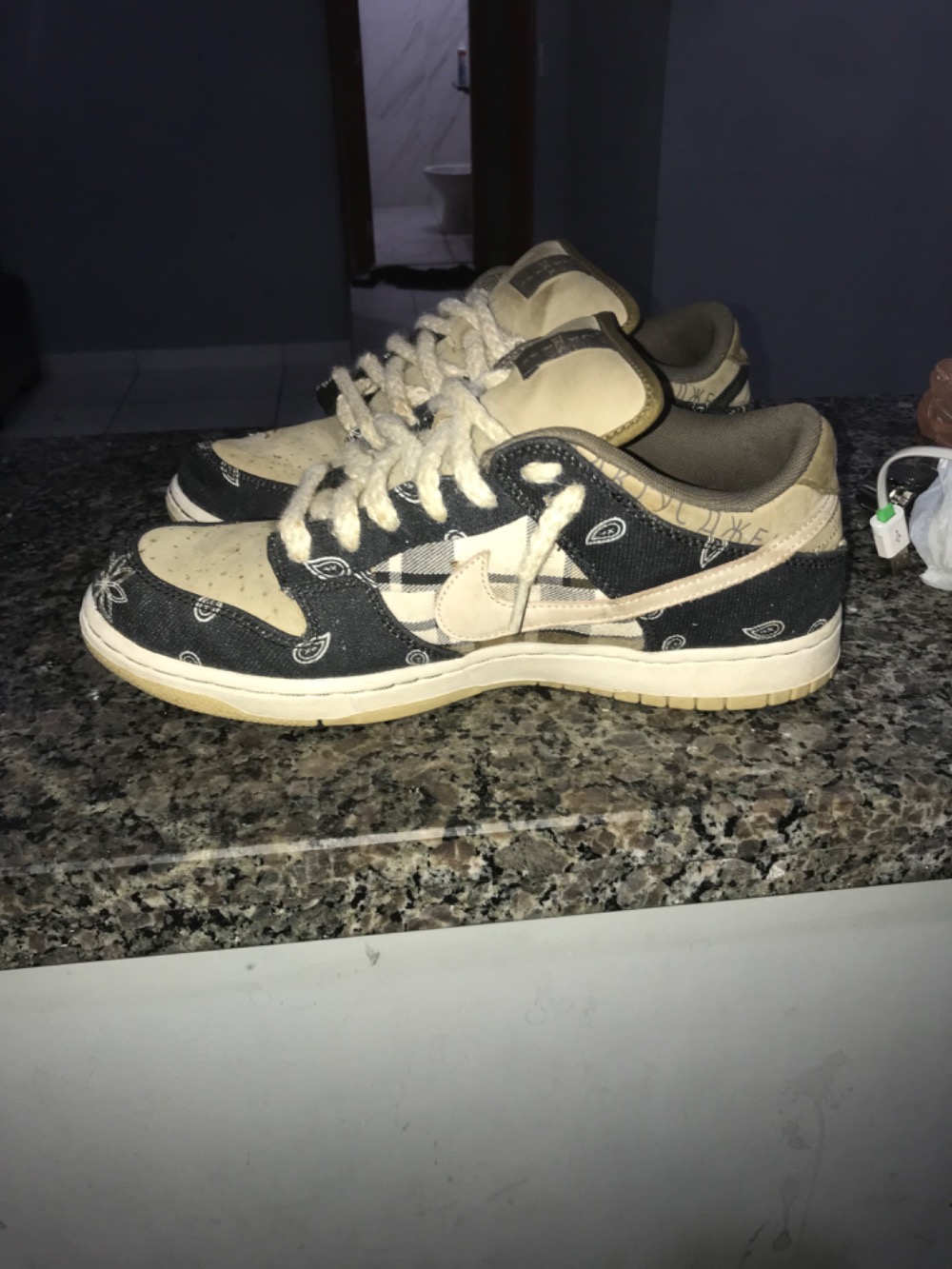 Travis Scott x Nike SB Dunk Low Cactus Jack Special Box — 42, Usado
