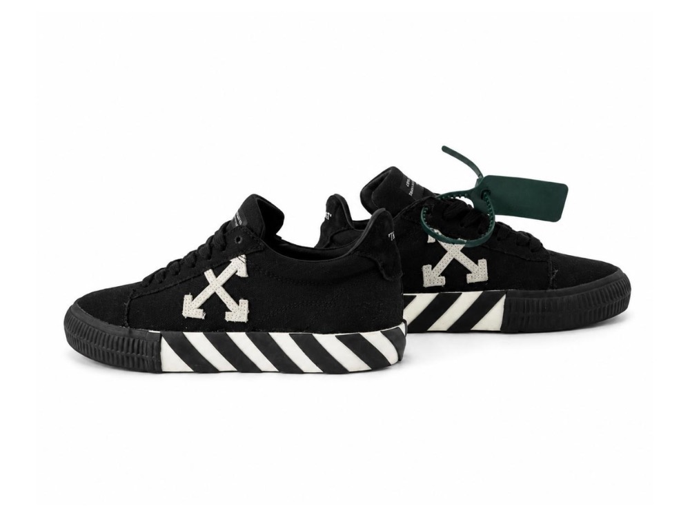 Off-White Vulcanized Low Black