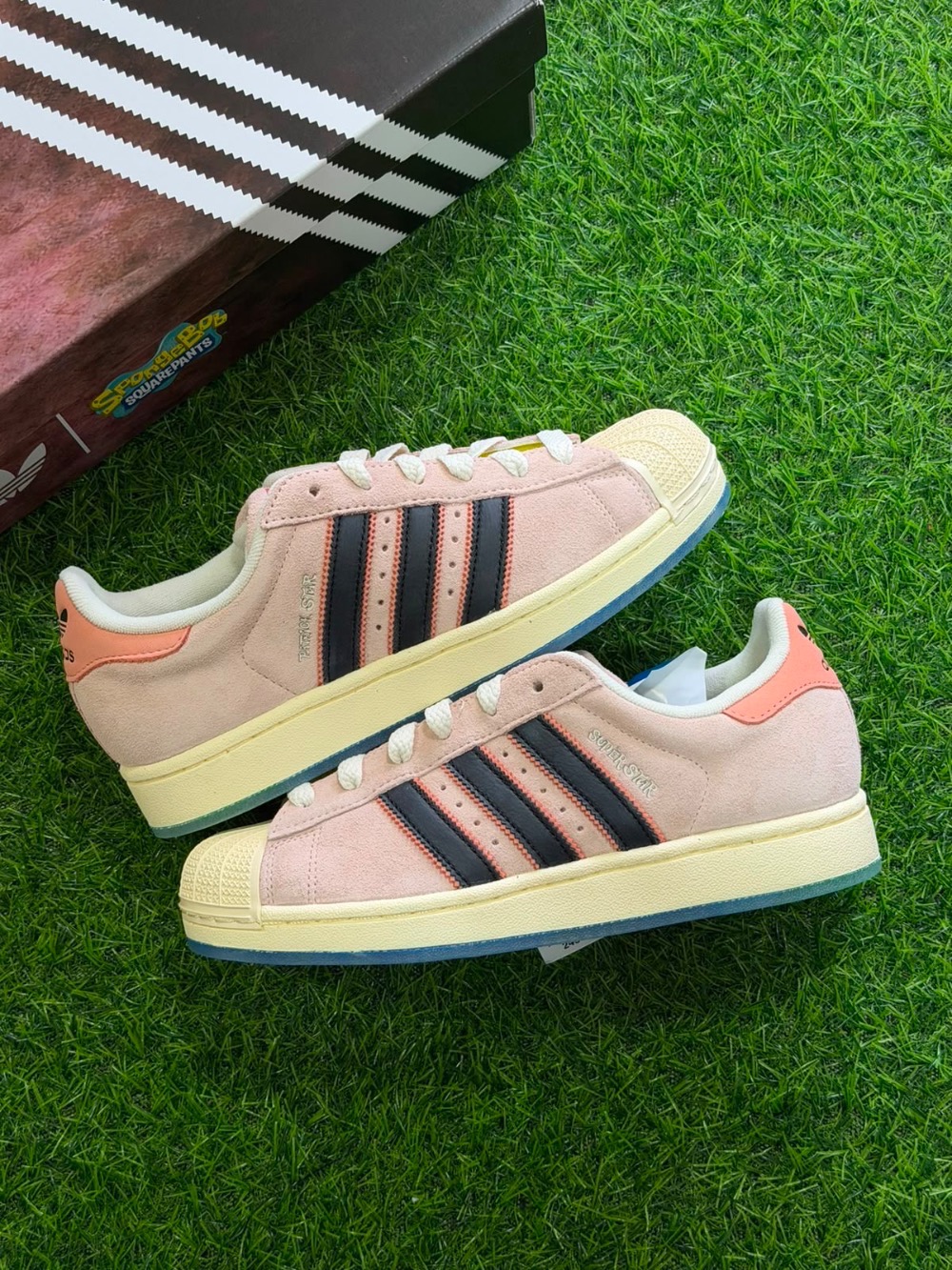 SpongeBob SquarePants x adidas Patrick Superstar Core Black Wonder Clay — 41, Novo